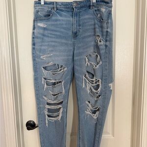 American Eagle Outfitters Light Blue Distressed Boyfriend Jeans